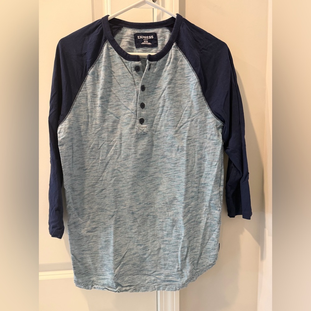 Express Men's Blue 3/4 Sleeve Henley Shirt Medium